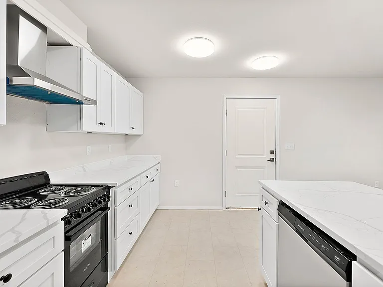 7843 Pacific Ave — Photo 8
