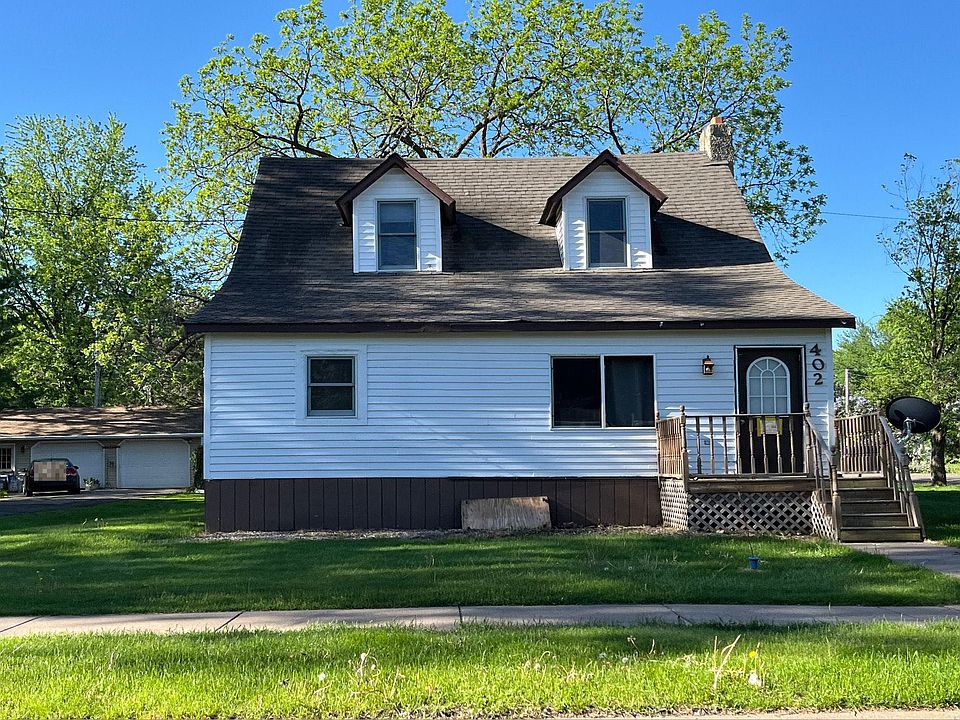 1st image of 402 2nd St SE