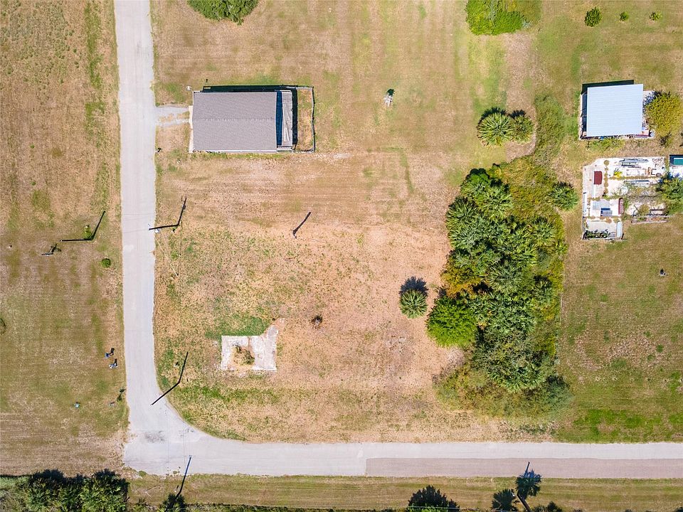 2nd image of 3925 El Lago St