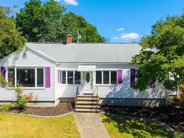 118 Summit Ave, West Warwick, RI 02893