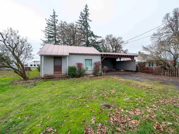 435 N Peach Ave, Stayton, OR 97383