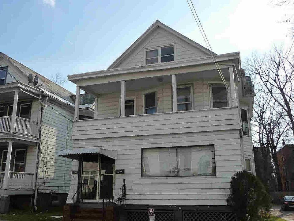 2nd image of 19 Cottage St