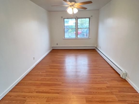 3rd image of 290 Woodbine Ave Floor 1