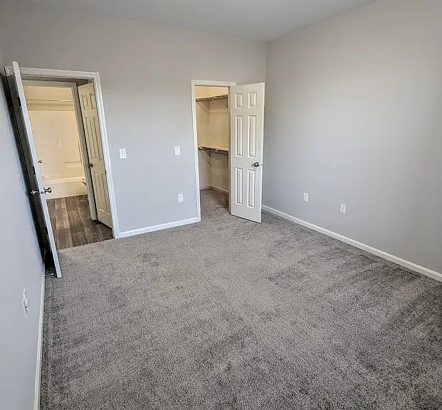 Spinnaker Cove Apartments — Photo 17