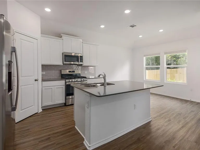 10724 Steinbeck Dr — Photo 7