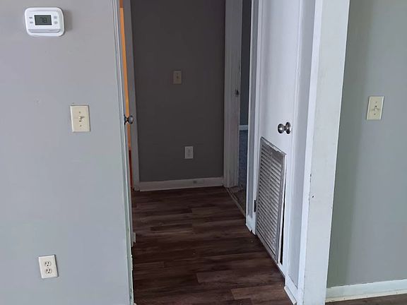 4th image of 201 Colony Dr #10