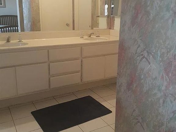 3rd image of 22632 Laguna Dr
