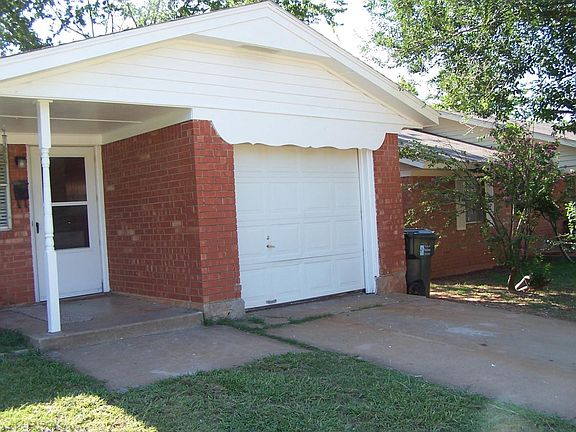 2nd image of 2408 Wyandotte Way