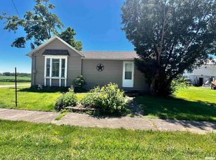 704 E Franklin St, Victoria, IL 61485