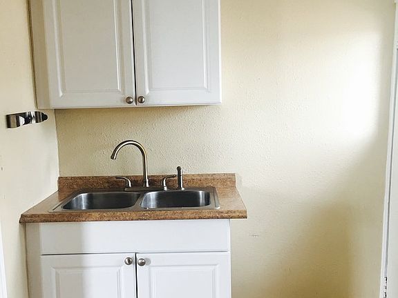 2nd image of 1483 Milwaukee St APT 04