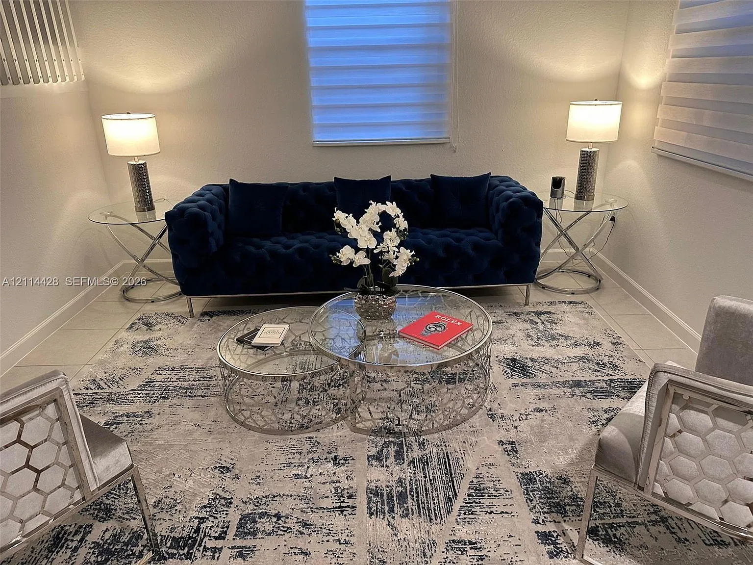 4 bed, 2.5 bath, 2560 sqft, $4,000 — Photo 3