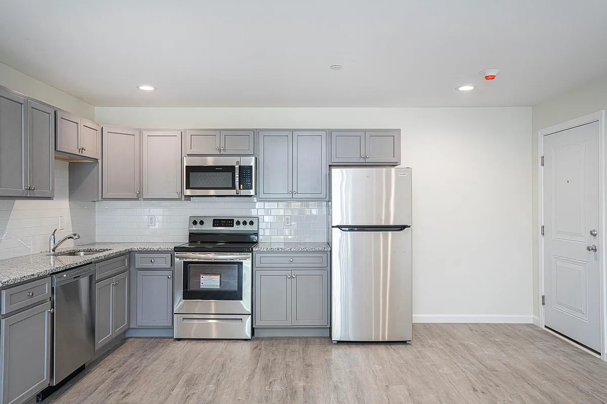 Building Photo - 984 Sharon St #304