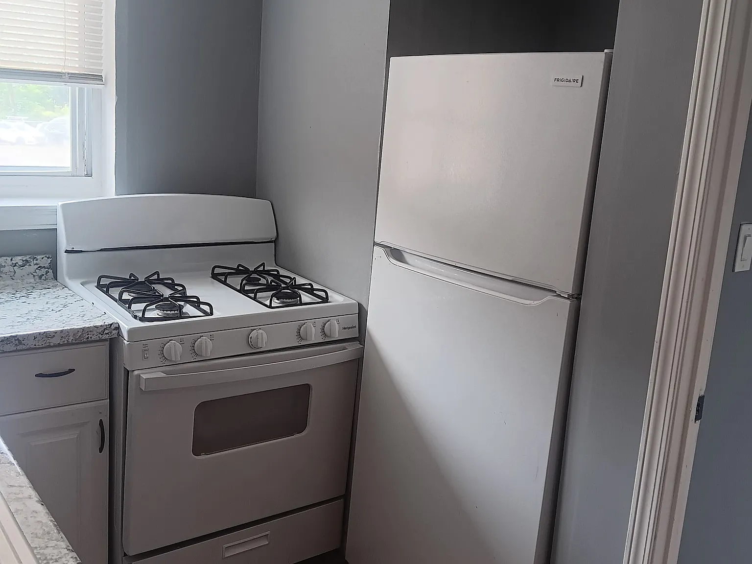 2 bed, $1,040 — Photo 3