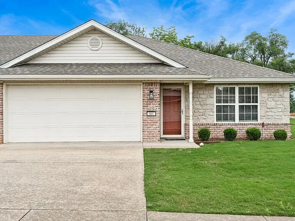 801 N 19th St, Rogers, AR 72756