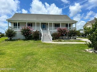 216 Straits Dr, Beaufort, NC 28516