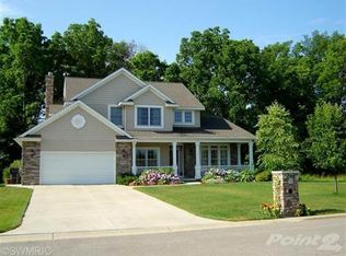 3912 Derry Dr, Saint Joseph, MI 49085