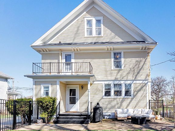 5th image of 317 W Thorne St
