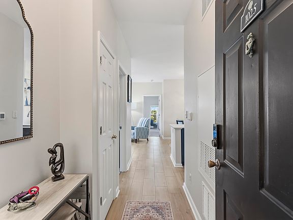 3rd image of 1600 Long Grove Dr Unit 1025