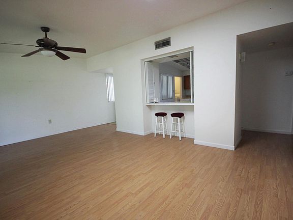 3rd image of 10856 W Peoria Ave