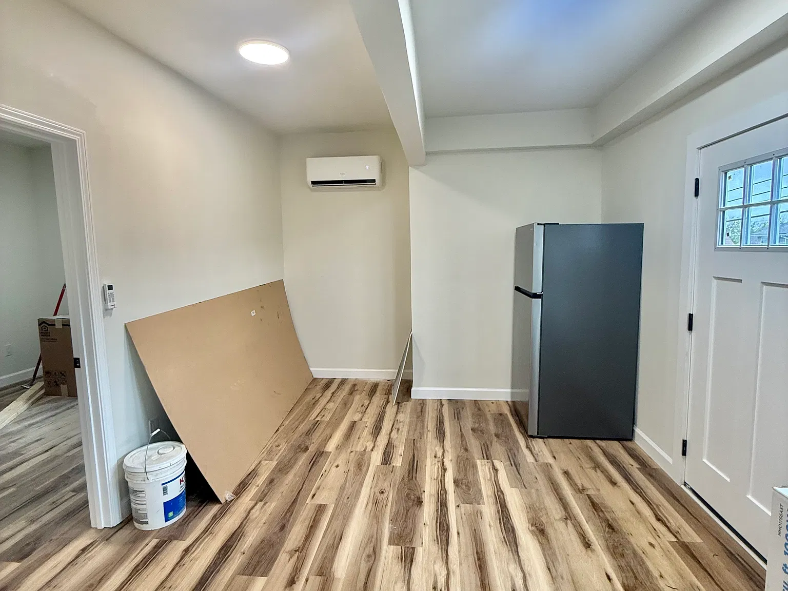 1 bed, 327 sqft, $1,100 — Photo 2