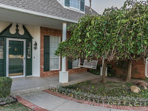 Darling covered front porch!