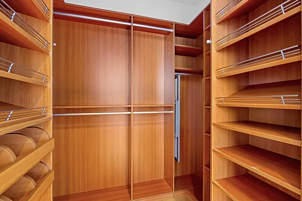 Sold by Nest Seekers International | media 7