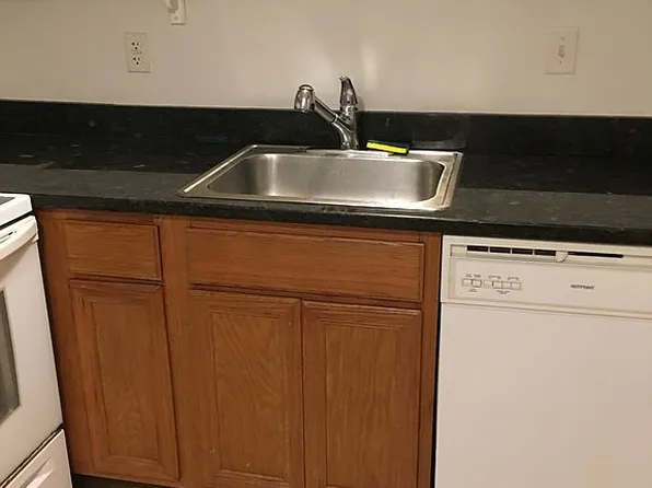 295 Ridge Rd APT 13, Wethersfield, CT 06109