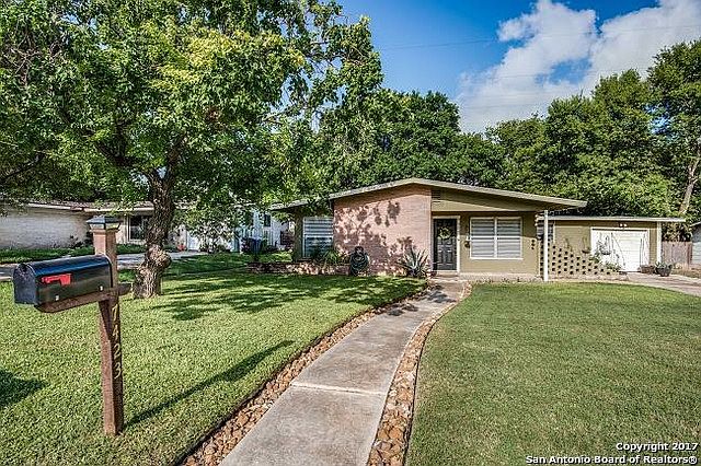 1st image of 7423 Dell Oak Dr
