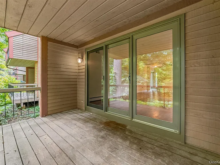 101 Eagle Bay Dr — Photo 22