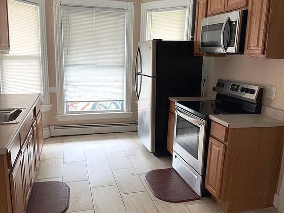 5th image of 23 Alden St