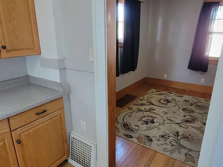 861 20th St SE — Photo 5