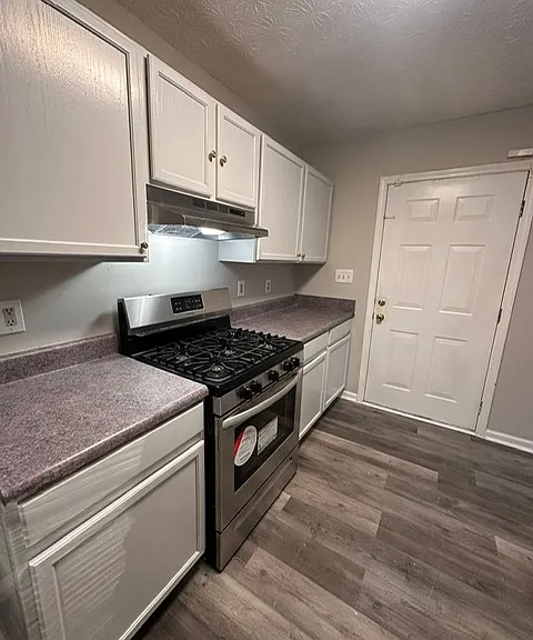 1293 Bridges Ave SW — Photo 2