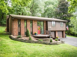 3843 Hilltop Dr, Gibsonia, PA 15044