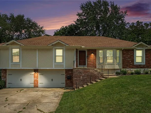 7901 N Garfield Ave, Gladstone, MO 64118
