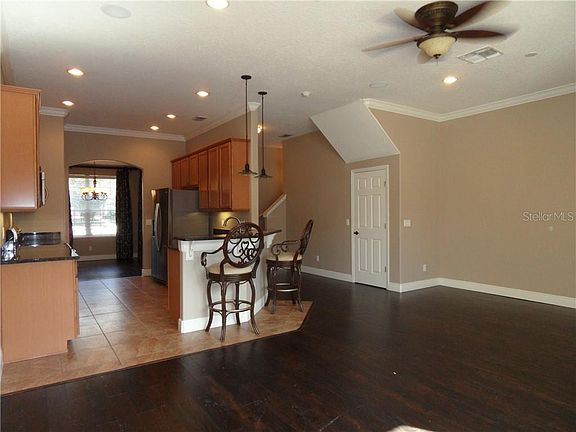 4th image of 224 High Castle Ln