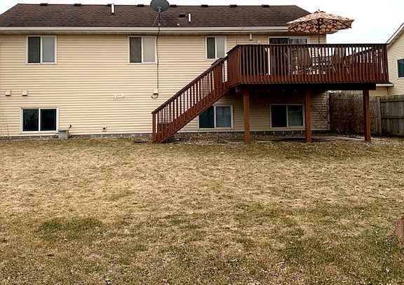 3rd image of 212 Evergreen St