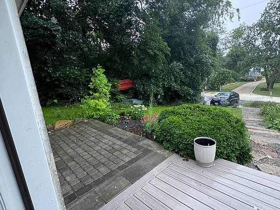 4th image of 51 Francis Ln #1