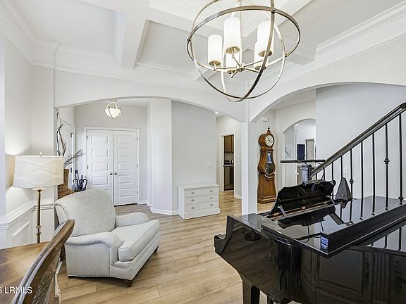 3rd image of 155 Thistle Lane