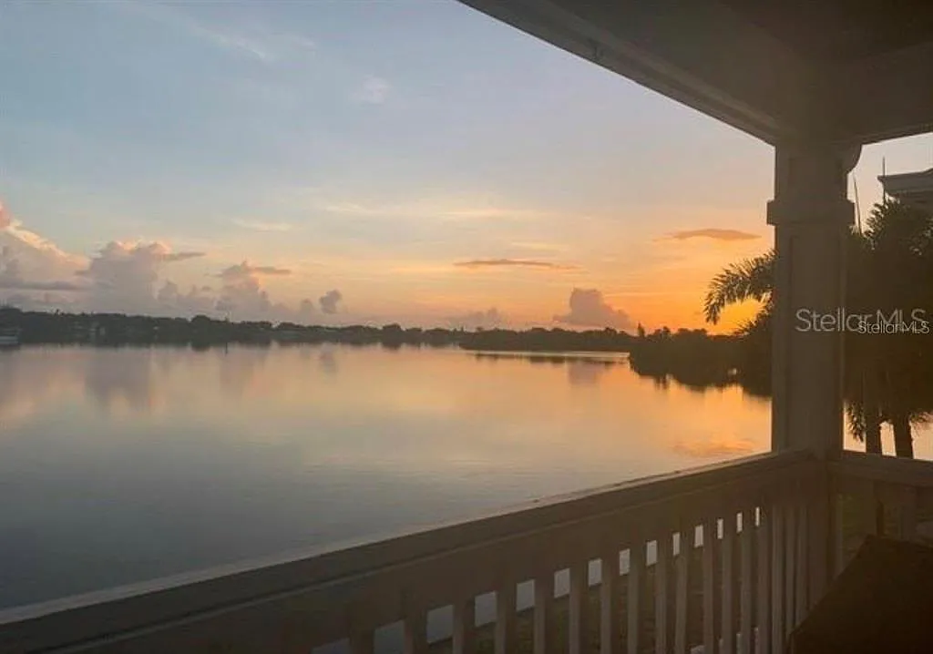 2 bed, 2.0 bath, 1018 sqft, $3,500 — Photo 1