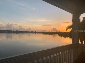 201 Pompano Dr SE, Saint Petersburg, FL