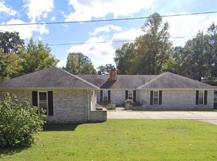 1510 Memorial Dr, Poplar Bluff, MO 63901