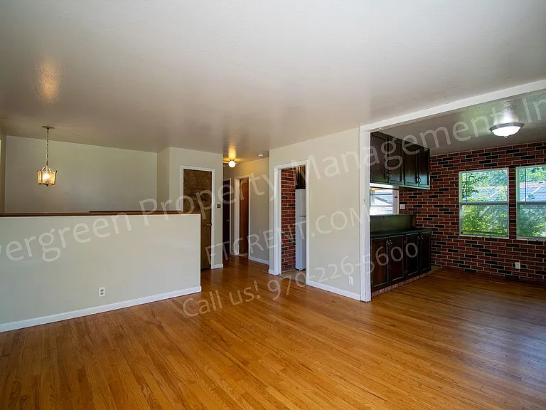 1916 Larkspur Dr — Photo 12