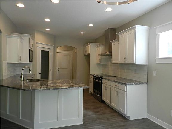3rd image of 1905 Starling Ct