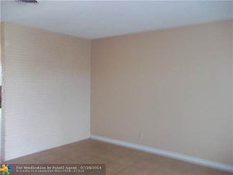 2nd image of 2520 NE 10th Ct