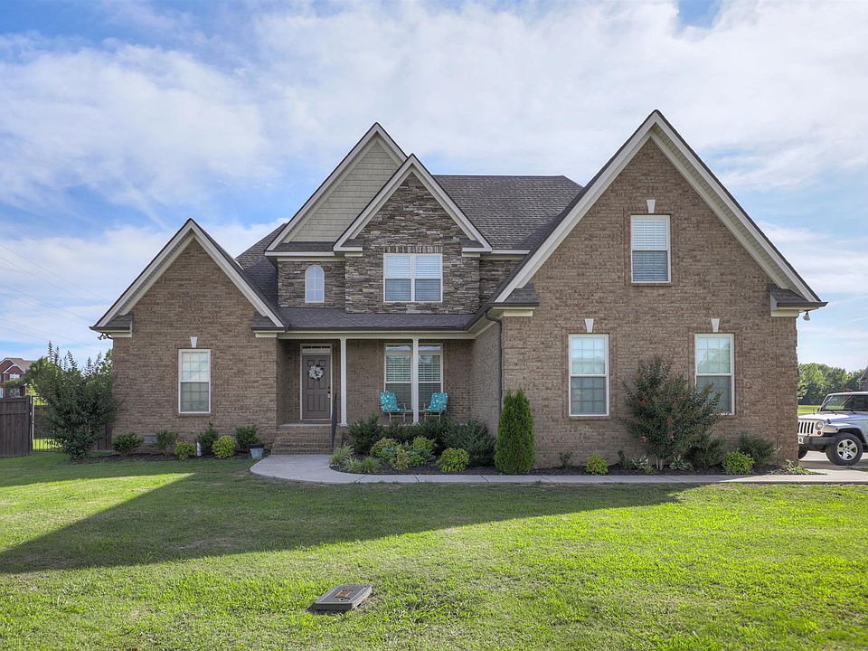 1st image of 3335 Robinwood Dr
