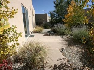 6528 Camino Rojo, Santa Fe, NM 87507