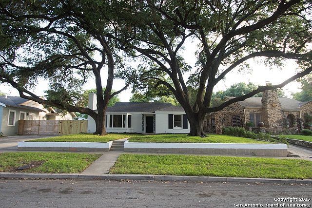 1st image of 1529 W Magnolia Ave