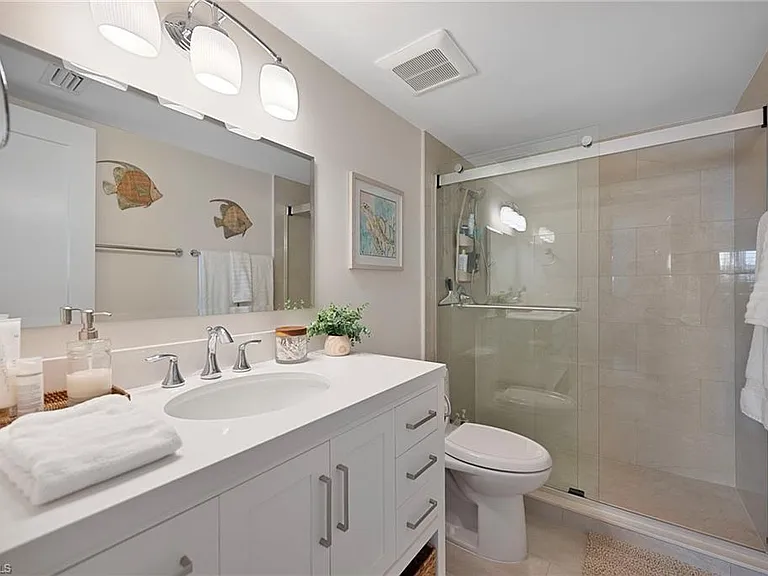 1950 Gulf Shore Blvd N #101 — Photo 10