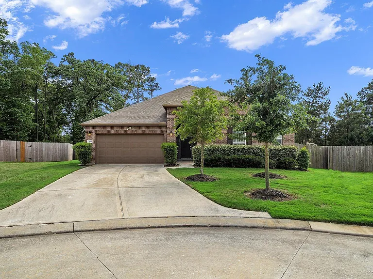1810 Daly Way — Photo 2