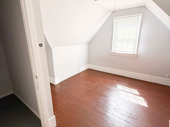 3rd image of 4250 Bates St